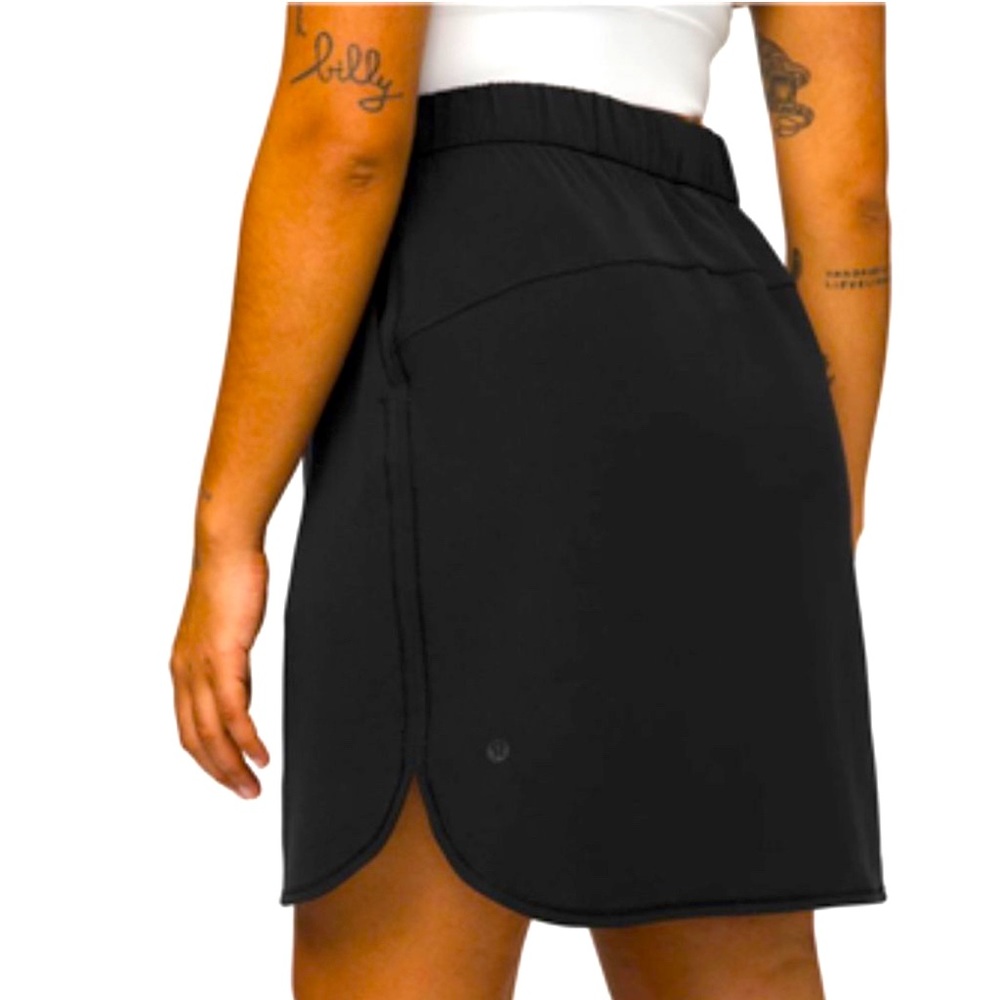 SOLD - Lululemon on the Fly Skirt